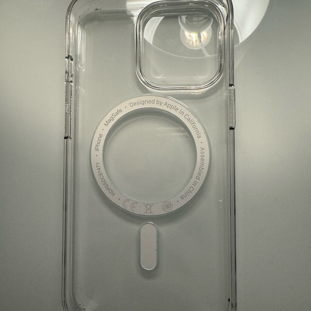 Apple MagSafe iPhone 13 Pro case